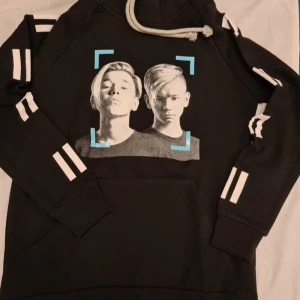 Marcus Martinus - En jättefin Marcus och Martinus hoodie i stl S. Fint skick.