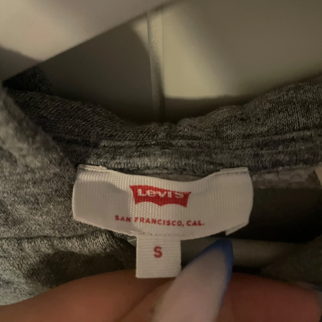 Grå zip hoodie från Levi's - 1