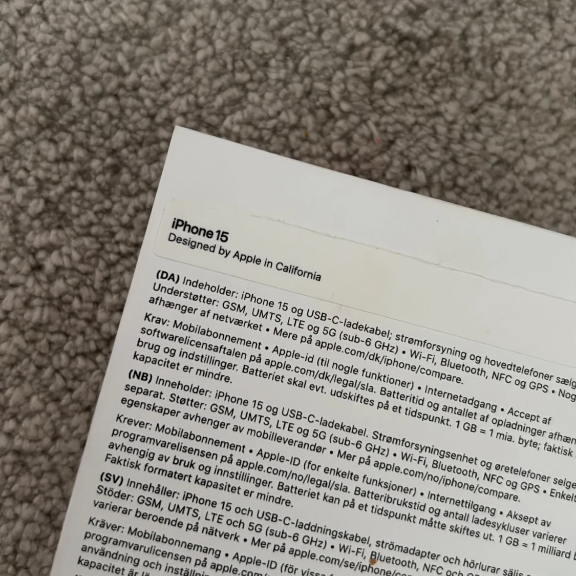 iPhone 15 Förpackning - 3