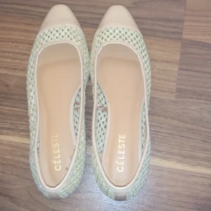 Beige ballerinaskor  - Storlek 39