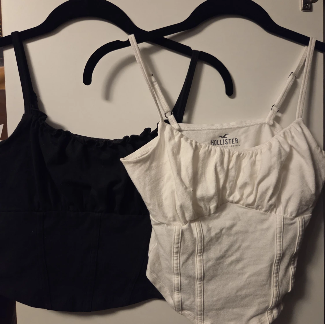 2 hollister sommar toppar