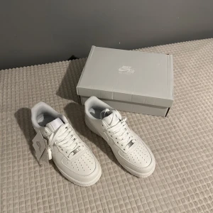 Nike skor - Helt nya storlek 44