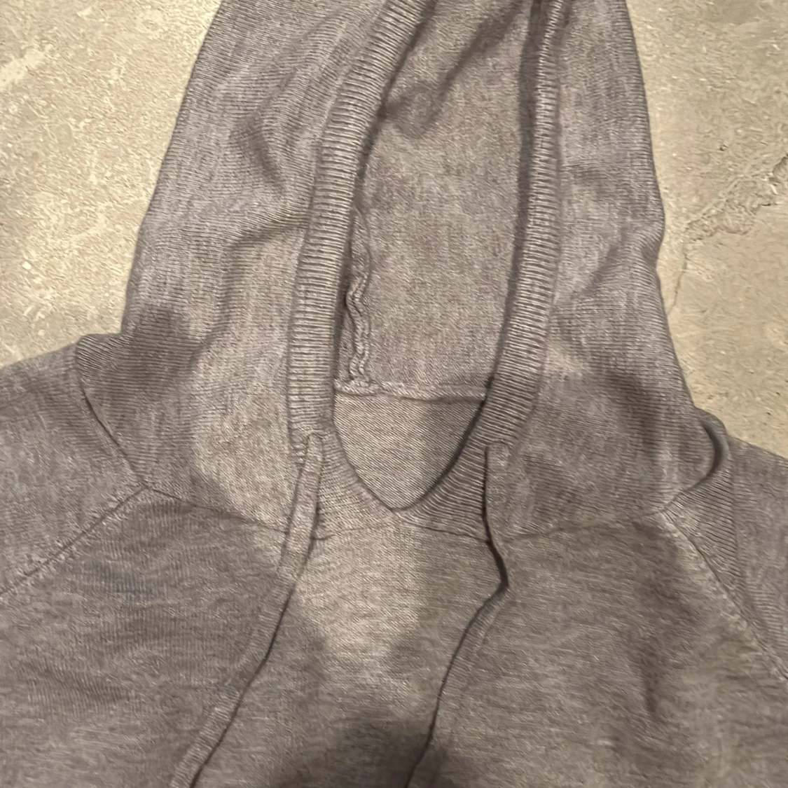 Grå merinoullhoodie med huva - 2