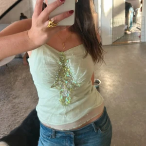 Ljusgrön paljettprydd tubtopp - Supersöt Ibiza vibe