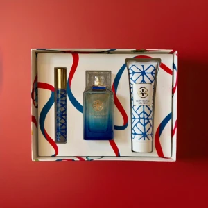 Tory Burch Bel Azur EDP 3 Piece Gift Set - Rare and discontinued. UNOPENED. 3.4oz 100ml Perfume + Lotion + Rollerball. Tory Burch Bel Azur Set. The gift of escape. Favorites from the Bel Azur collection - a scent inspired by Tory ™s love of the sea. A solar burst of bergamot washes over breezy florals of neroli and peony to rejuvenate the senses, while creamy cedarwood.  Top note is Bergamot  Middle notes are Neroli and Peony  Base notes are Cedar and Vetiver
