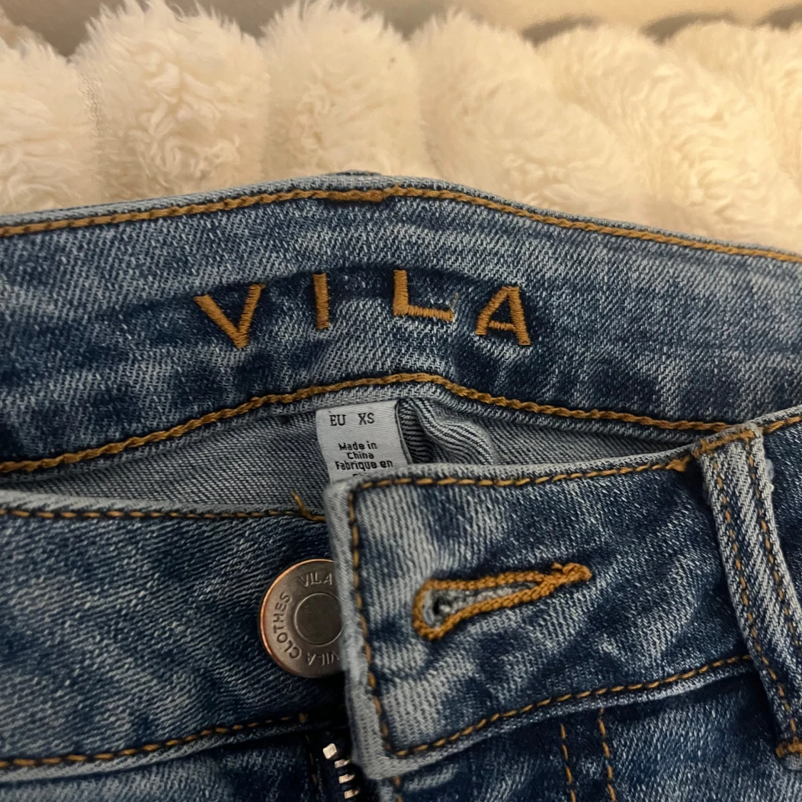 Blå bootcut jeans från Vila - 1