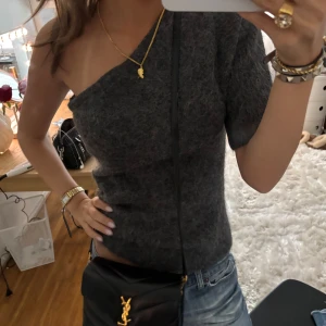 Stickad Zara topp - Stickad tröja från Zara!!❣️❣️Aldrig använd