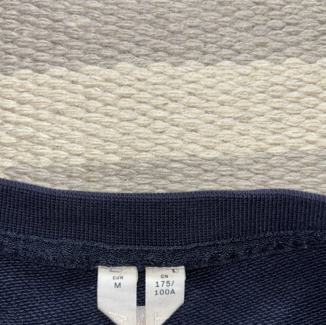 Mörkblå sweatshirt - 1