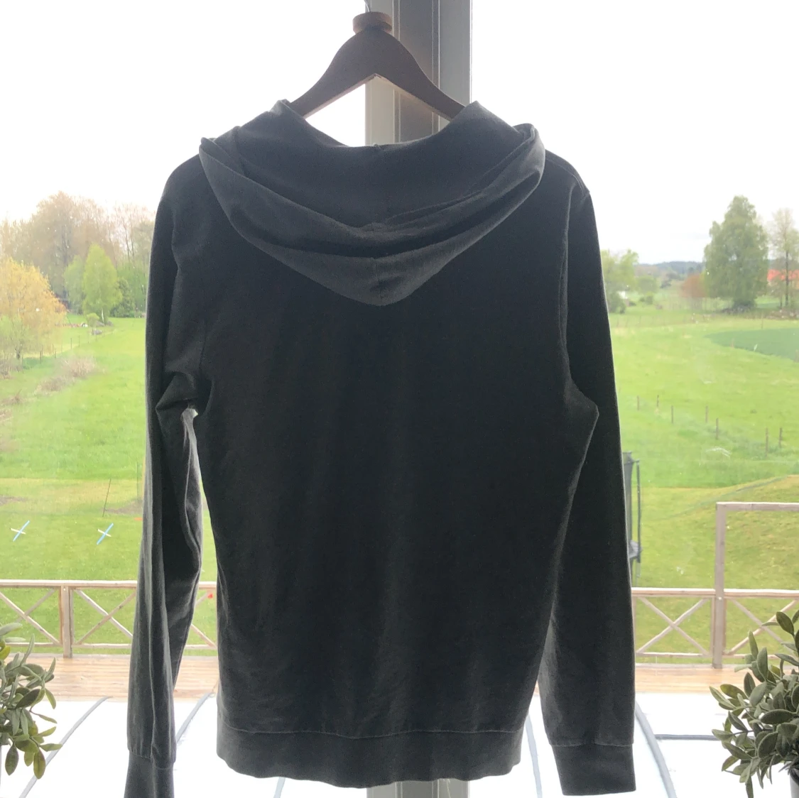 Grå hoodie från Jack & Jones - 1