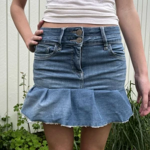Jeanskjol med volang - så så söt kjol💝💝😋🤠