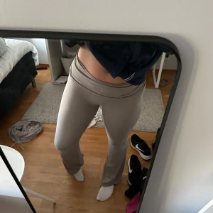 Yoga pants gina tricot - Använda en gång. Lite stora för mig.
