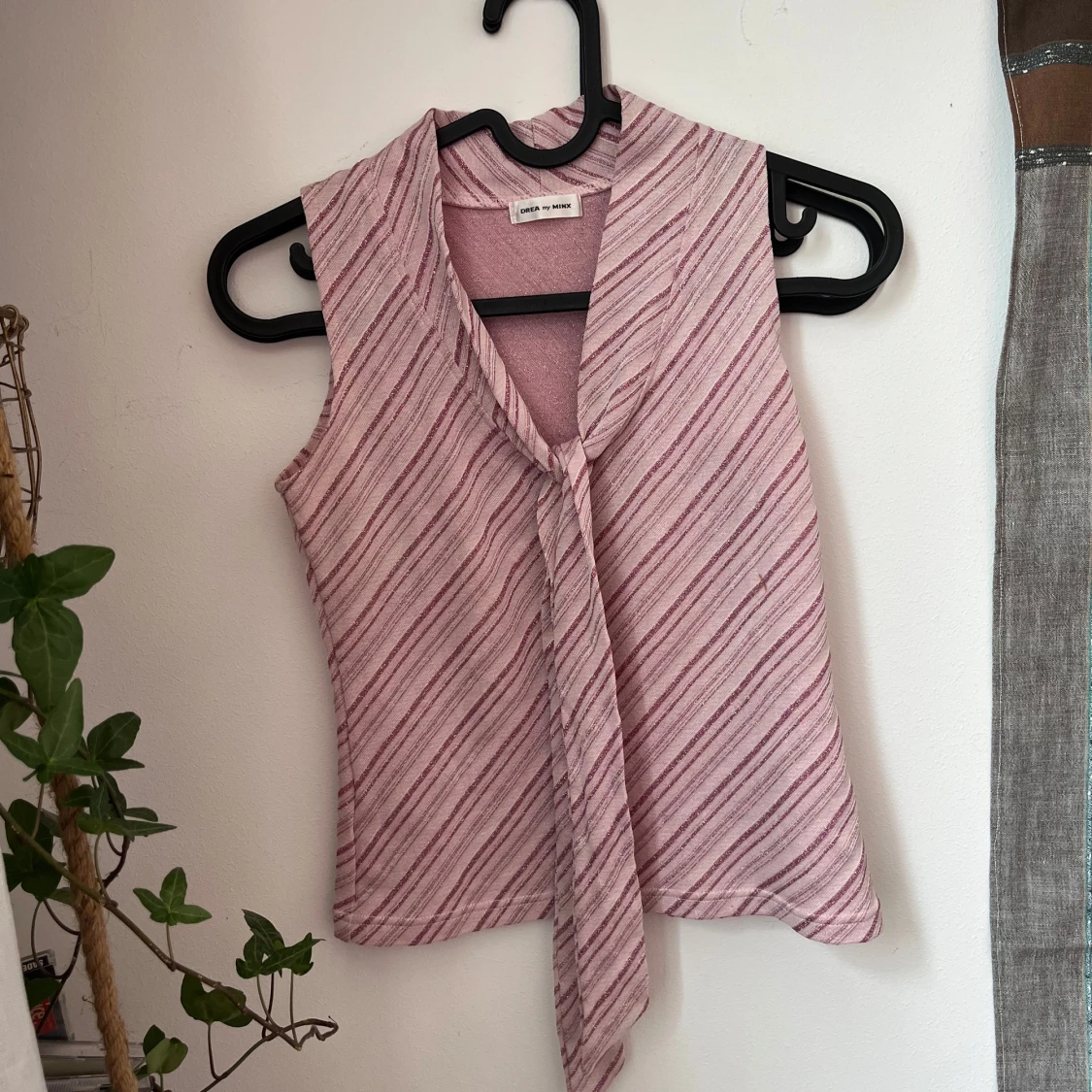 Rosa ärmlös topp med knyt - 1