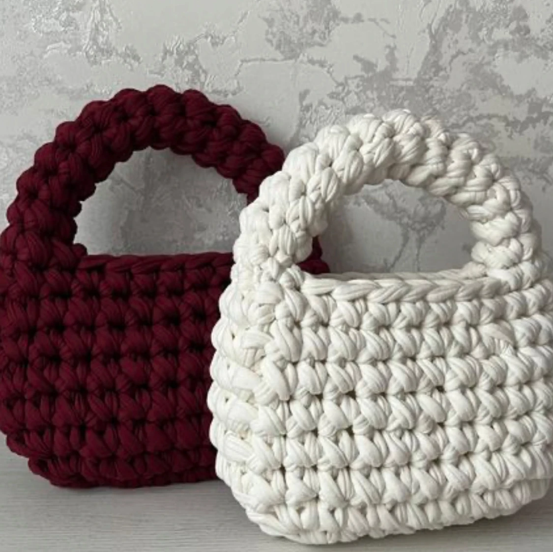 Handgjorda stickade handväskor