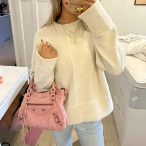 Stickad tröja - Så fin från Zara, samma tröja som på första bilden fast i brun!🥰