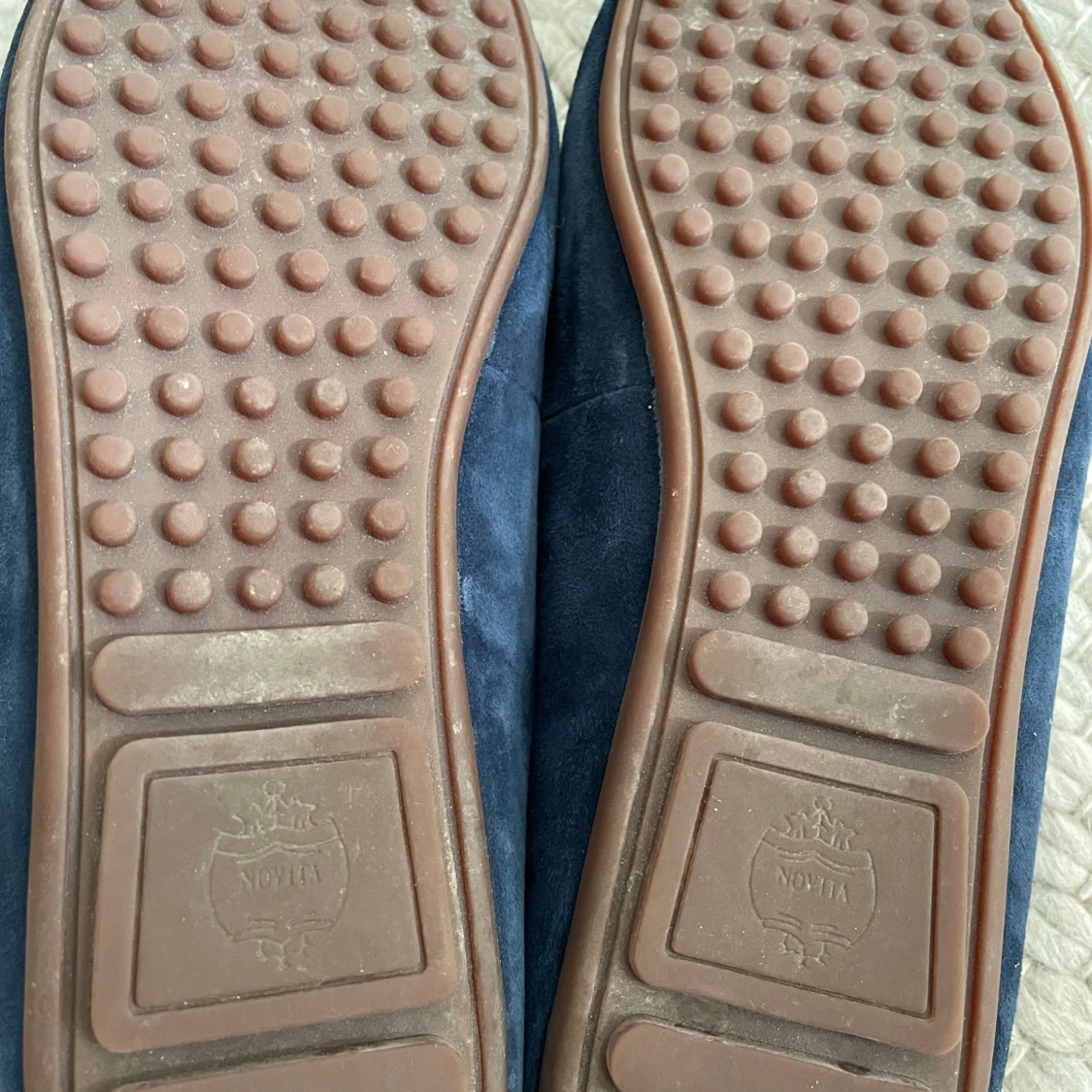 Mörkblå mockaloafers från Novita - 3