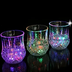 Färg glada glas - 3 st glas som får fina färger när man lyser på dom