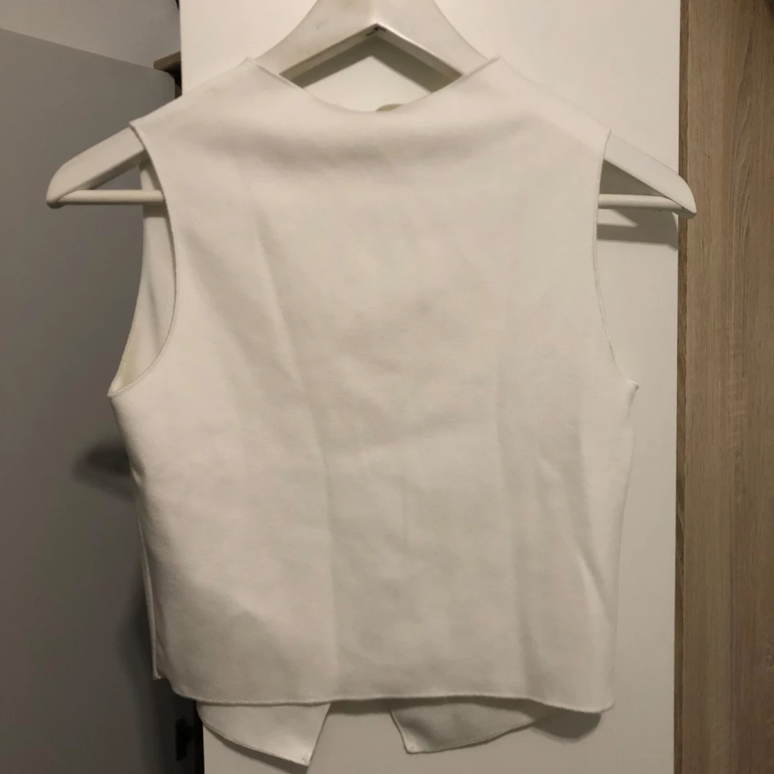 Vit väst med guldknappar från H&M - 1