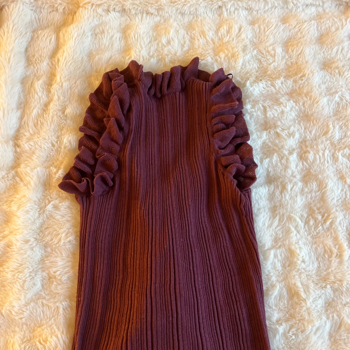 Vinröd  volangtopp från Zara - 3