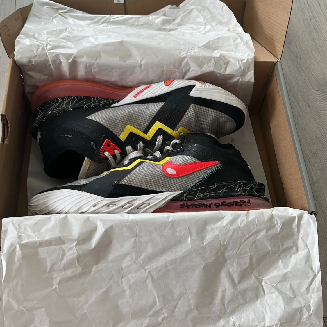 LEBRON XVIII LOW space jam limited edition  - 2