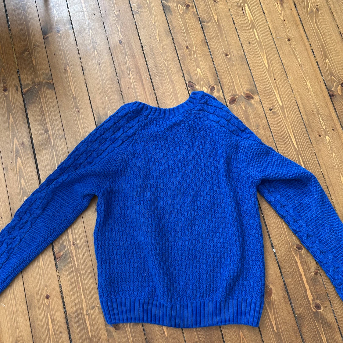 Blå stickad tröja från b.young - 1
