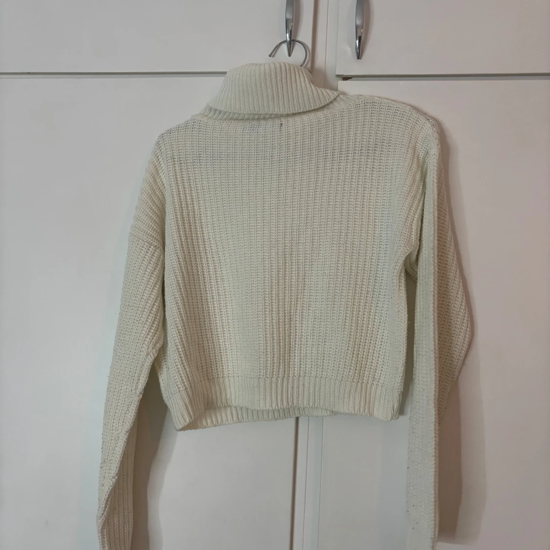 Vit polotröja från Boohoo - 1