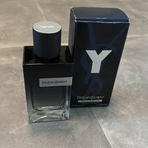 Yves Saint Laurent parfym GE PRISFÖRSLAG  - Ml från början: 100 | Ml nu: 95 | Nypris: 1550 | Mitt pris: Ge prisförslag | Köparen står för frakt | Vill endast ha seriösa köpare | Hör av er vid frågor. 