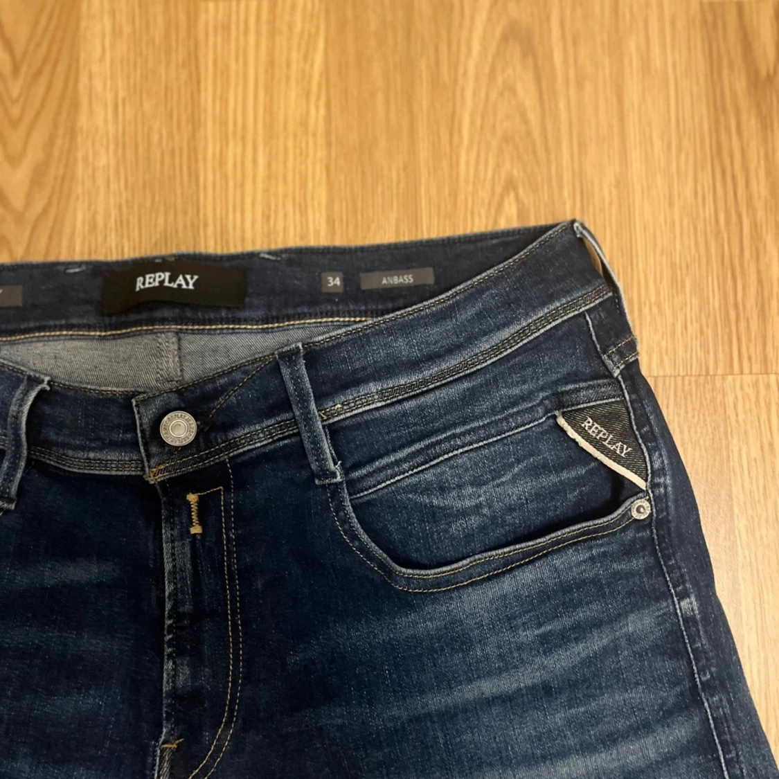 Mörkblå jeans från Replay - 1