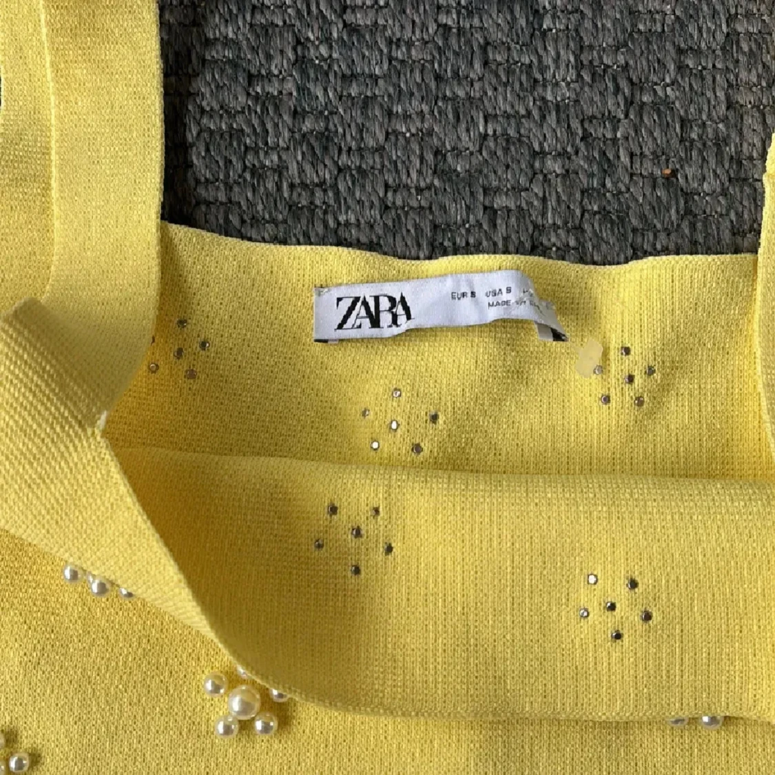 Gul pärlprydd linnetopp från Zara - 2