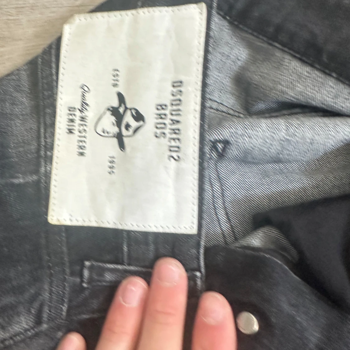 Svarta jeansshorts från Dsquared2 - 4