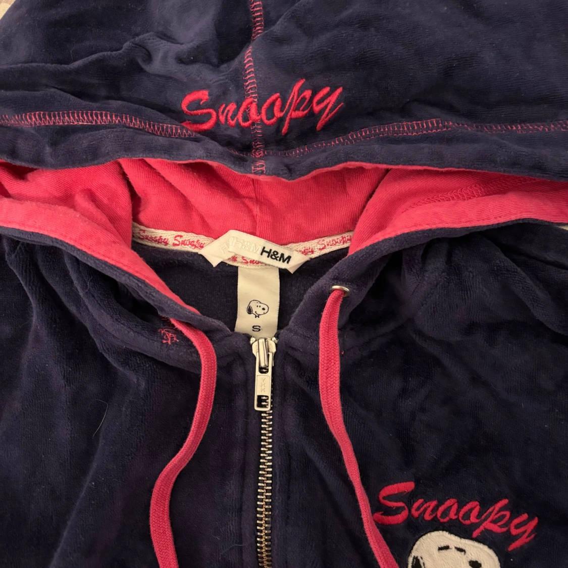 Mörkblå Snoopy hoodie med dragkedja och mjukis byxor från H&M - 3
