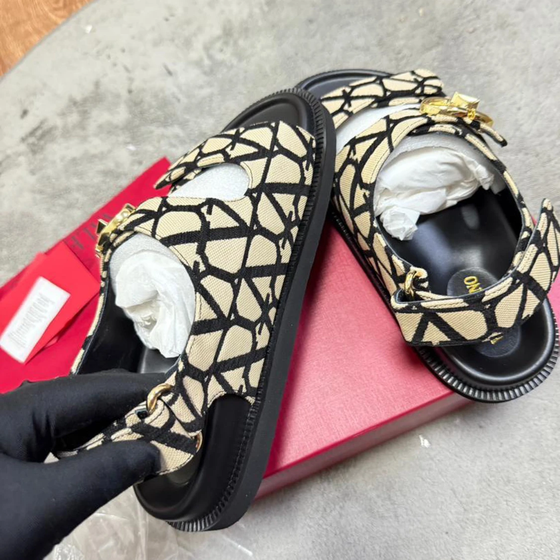 Valentin Garavani sandaler med mönster - 3