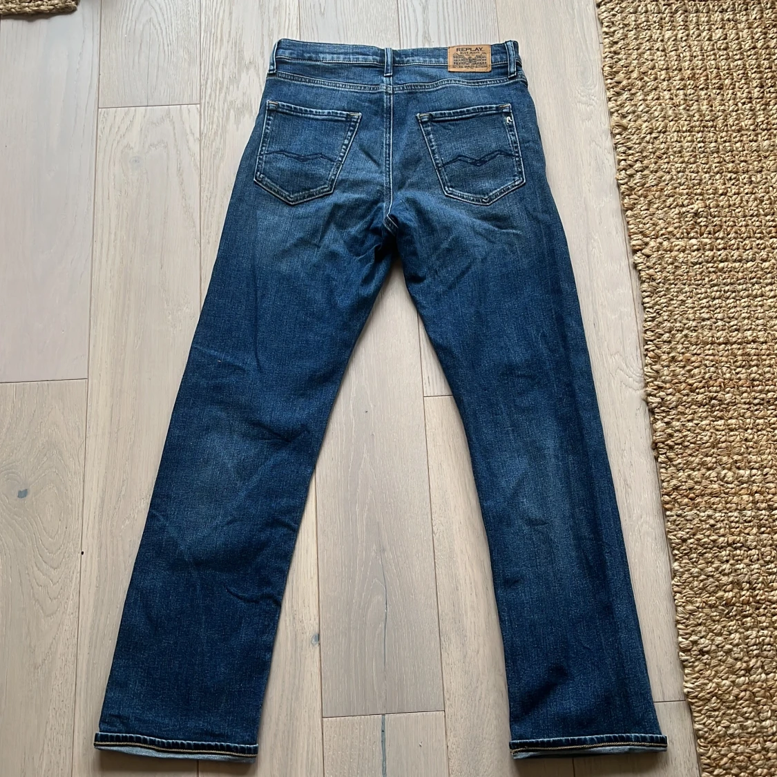 Blå raka jeans från Replay - 2