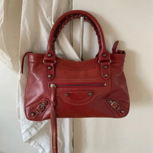 Citybag  - Osäker om äktheten men annars är väskan super fin speciellt för hösten 🍁🌰🍂🐿️