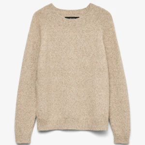 Beige stickad tröja från Vero Moda - Beige stickad tröja från Vero Moda i storlek M. 