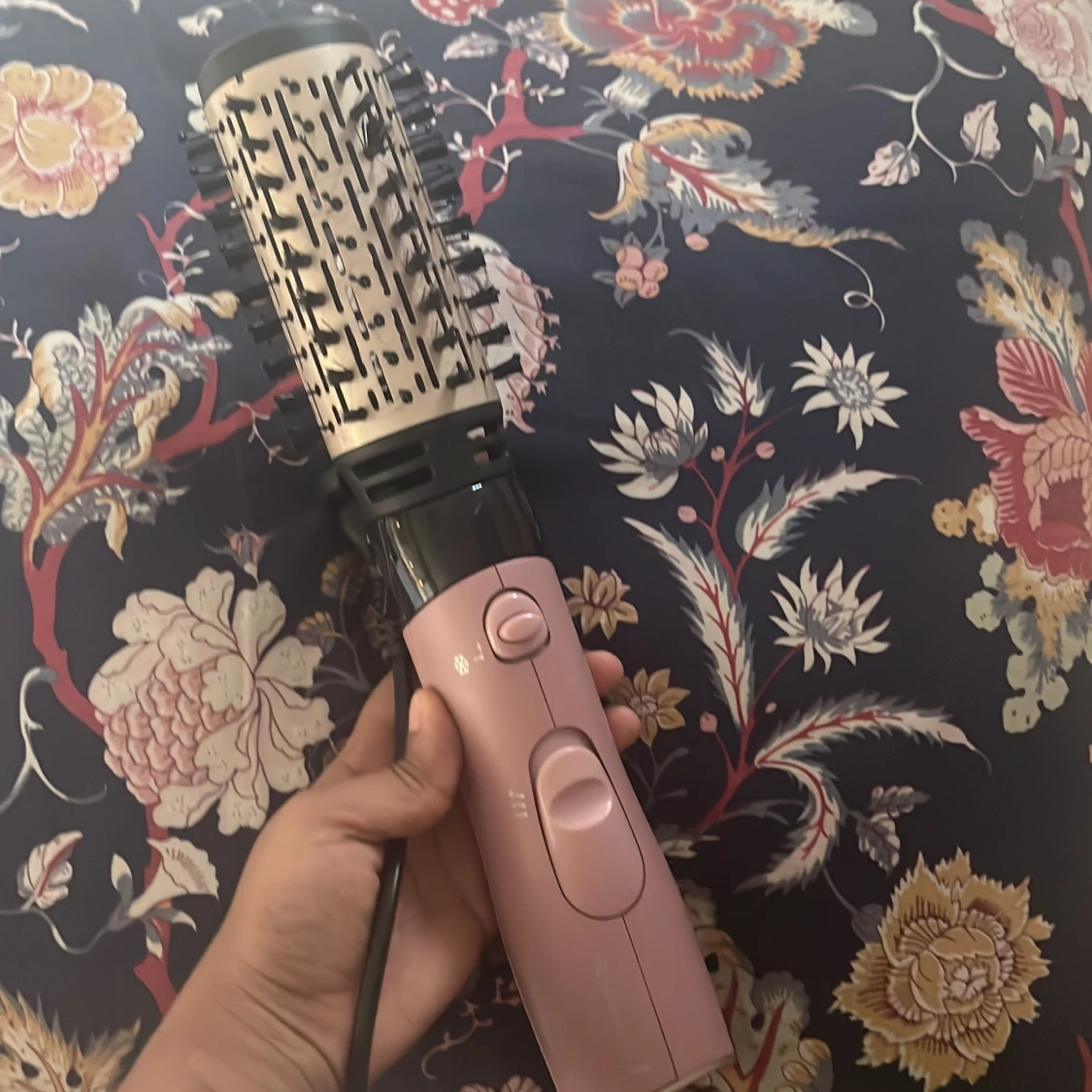 Rosa varmluftsborste för styling