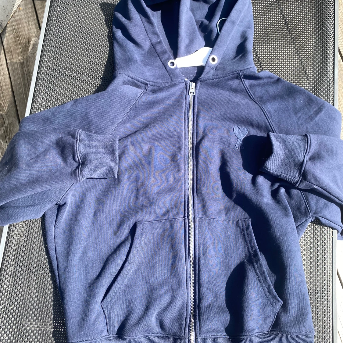 Marinblå hoodie från Ami Alexandre Mattiussi