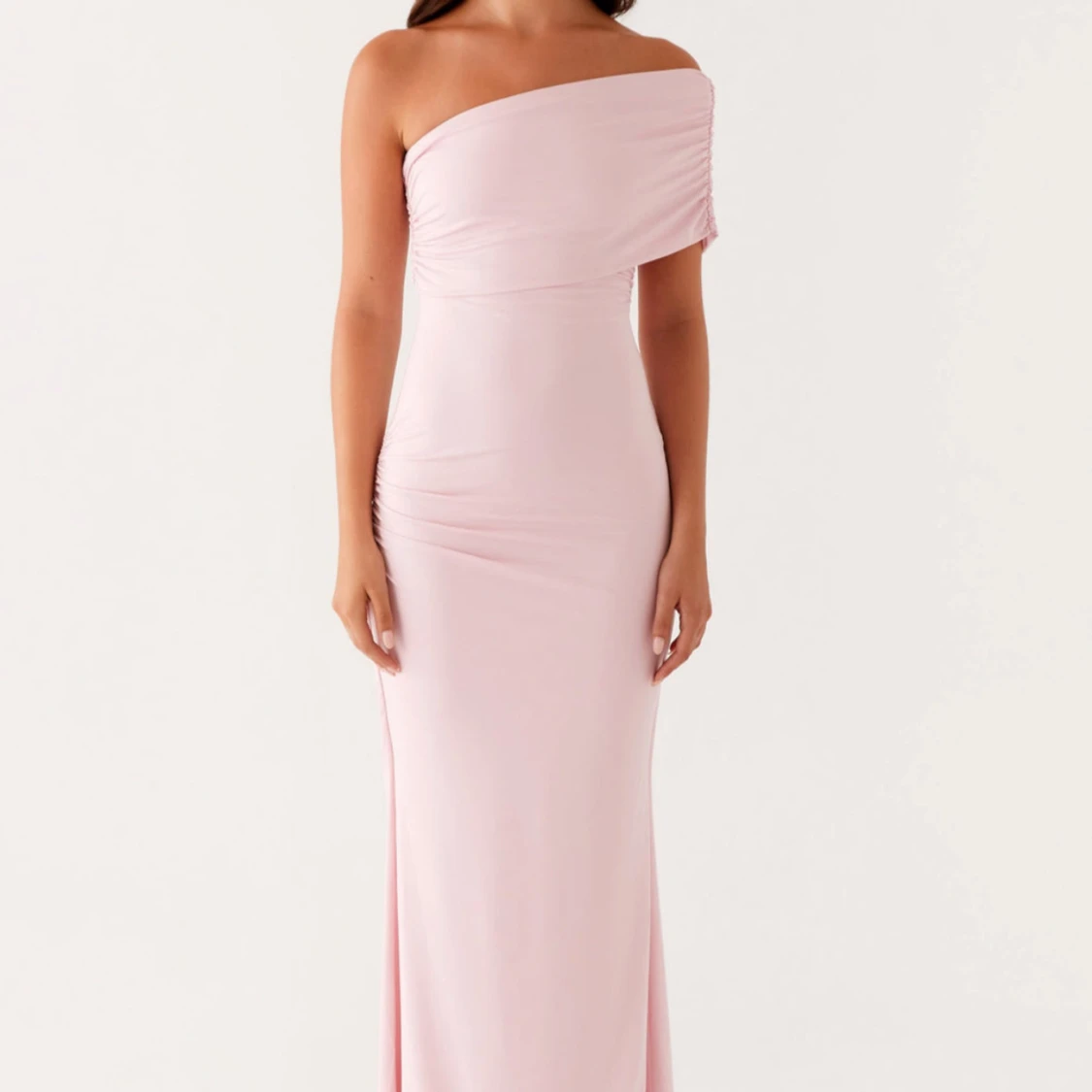 Ljusrosa offshoulder långklänning - 1