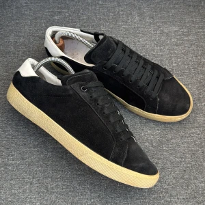 Saint Laurent Skor | 42 - Saint Laurent Sl/06 Sneakers | Bra skick! | Original dustbag ingår | INGA BYTEN | Fraktar spårbart eller möts upp i Täby