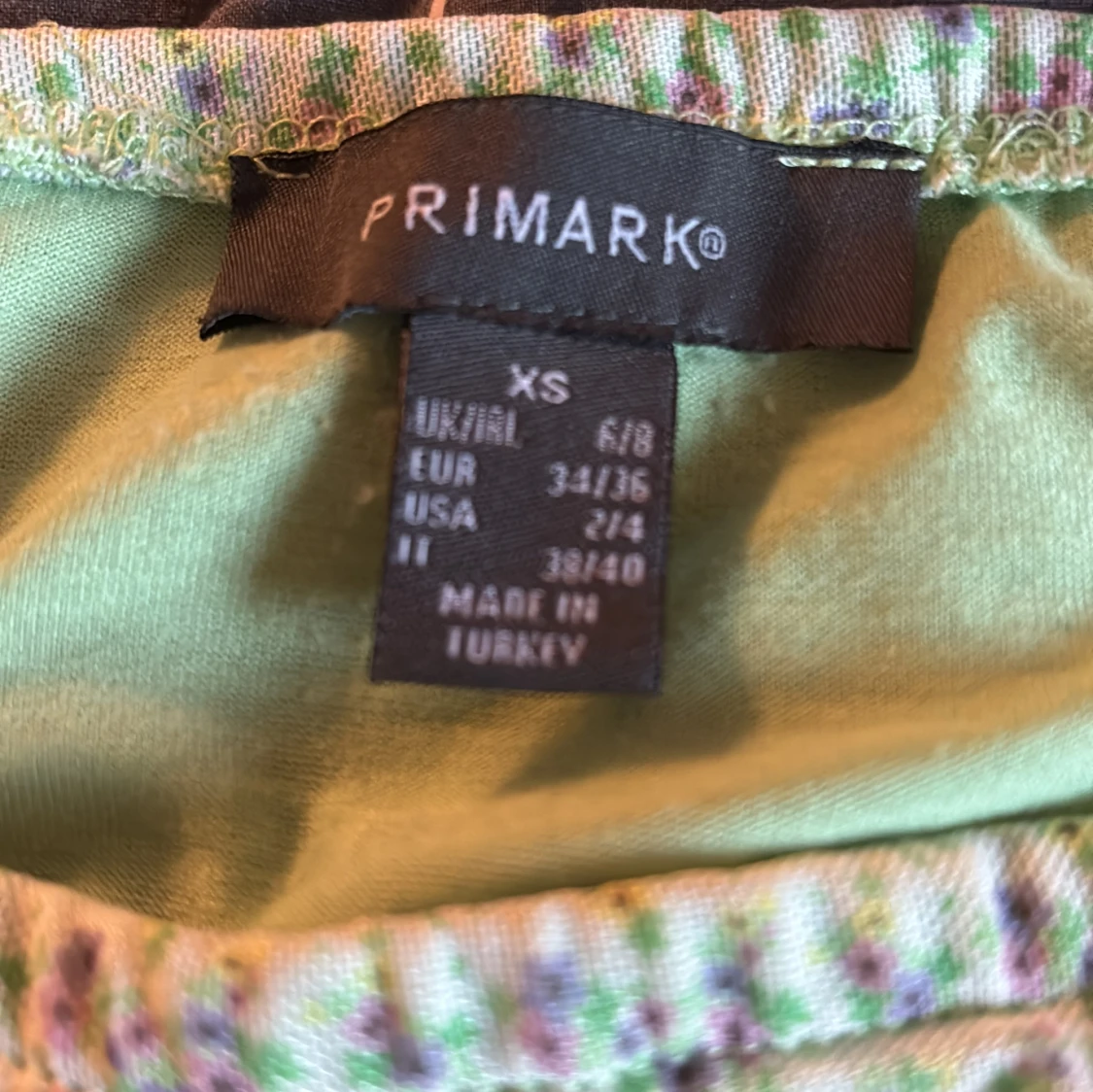 Grön blommig tubtopp från Primark - 1