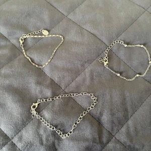 Armband  - Tre fina armband som är i ett mycket bra skick 