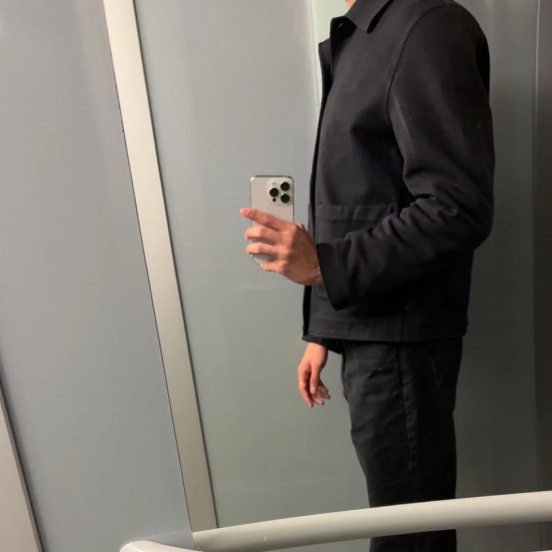 Mörkblå jacka från COS - 1