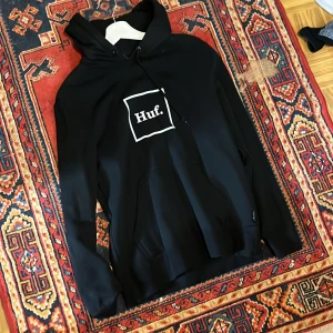 Huf hoodie - Helt ny, aldrig använts. Storlek S
