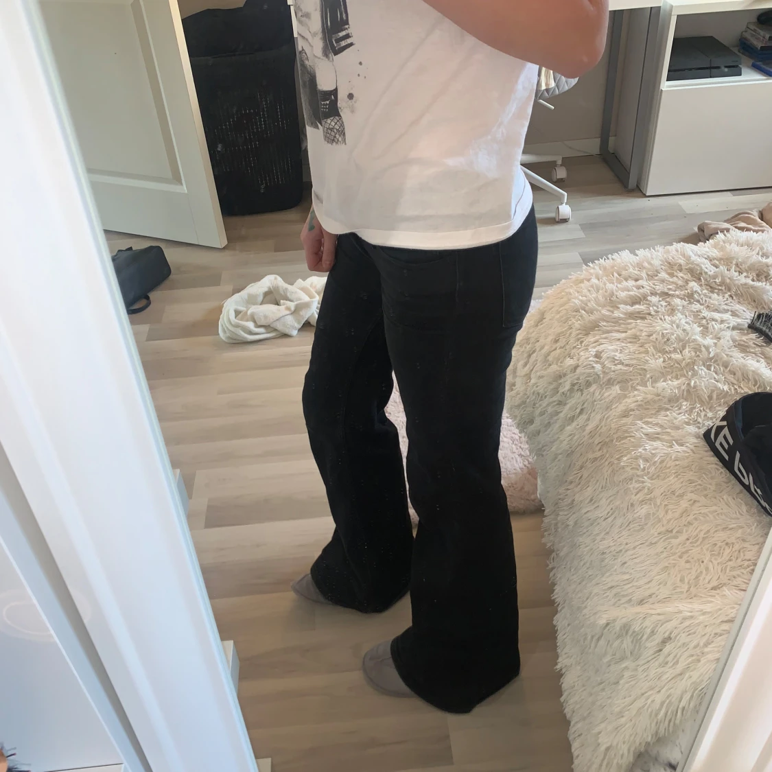 Svarta bootcut jeans - 2