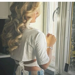 Nelly knyt tröja  - Jätte fin knyt tröja med rosett från Nelly som ej kommer till användning 💓💓💓skriv för privata bilder då bilderna inte är mina 💓💓