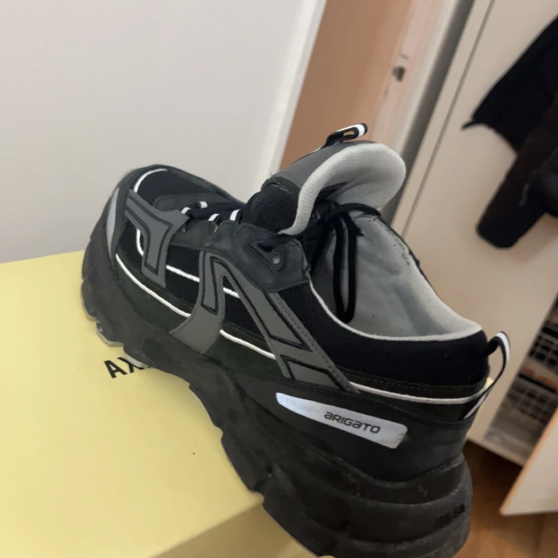 Svarta sneakers från Axel Arigato - 3