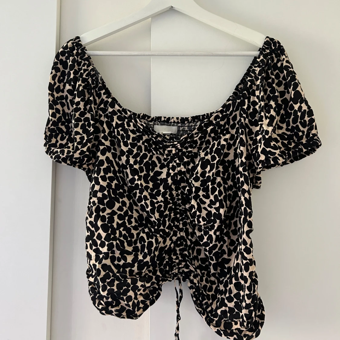 Leopardmönstrad topp