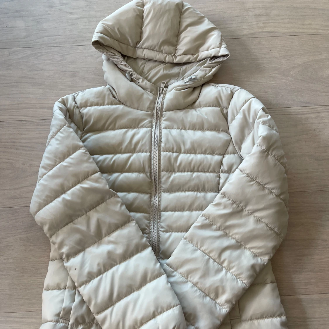 Beige dunjacka från ONLY - 1