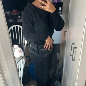 Svart Noella väska - Noella väska. Ord pris 799. Säljer då jag inte använder denna längre. 