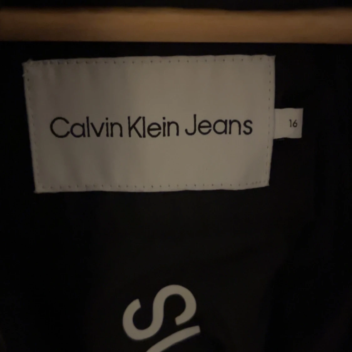 Svart pufferjacka - 1