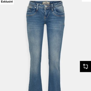 lågmidjade blå LTB jeans - Säljer dessa slutsålda ltb jeans från zalando! Mycket bra skick! Skriv för egna bilder. 